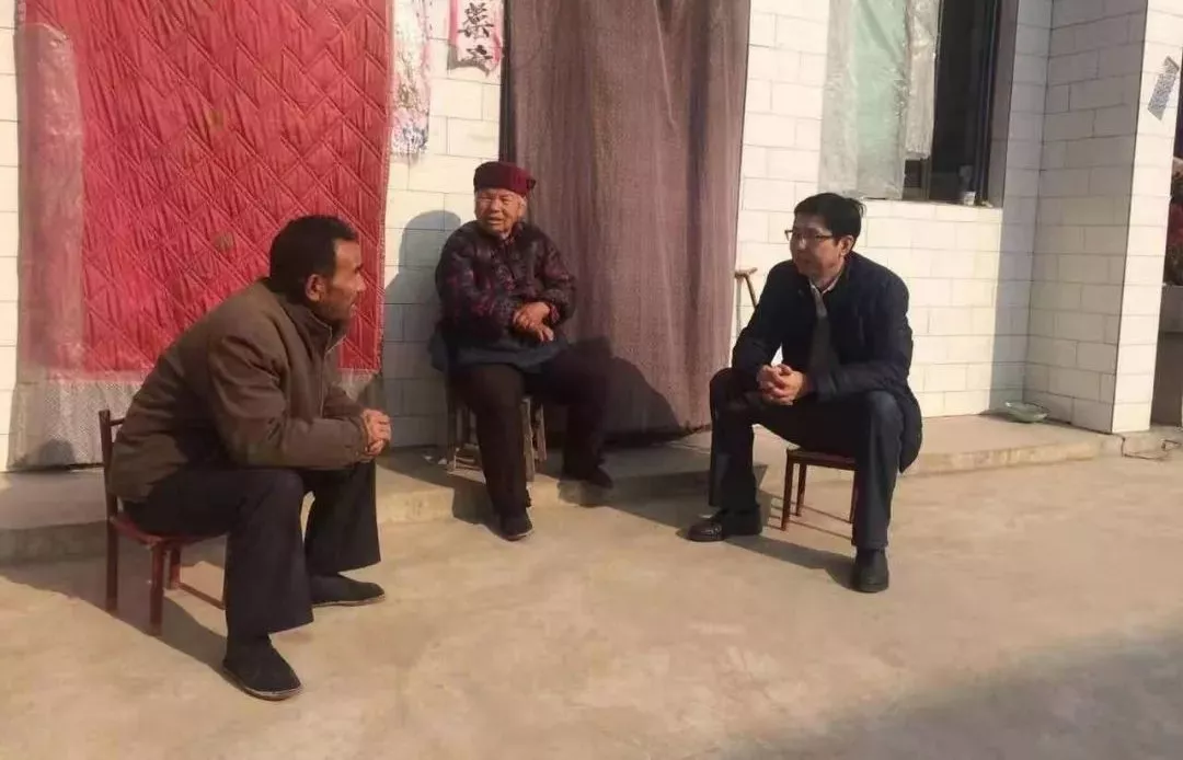 站在精准扶贫第一线，，，，，，擎起脱贫攻坚一面旗 ——记中国西电集团扶贫干部冯红彦-中国西电集团有限公司