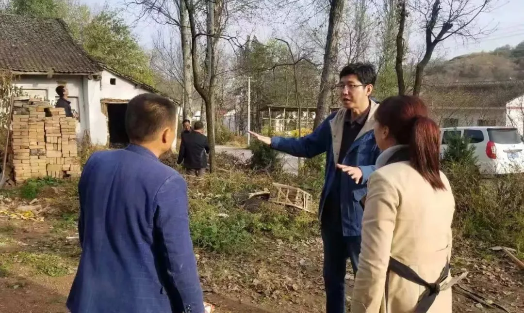 站在精准扶贫第一线，，，，，，擎起脱贫攻坚一面旗 ——记中国西电集团扶贫干部冯红彦-中国西电集团有限公司