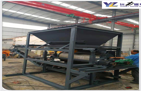 輥式磁選機(jī)，輥式磁選機(jī)的生產(chǎn)要注意細(xì)節(jié)問題_鐵礦選礦輥式磁選機(jī)的生產(chǎn)要注意細(xì)節(jié)問題磁場一般為多少_磁塊如何排列