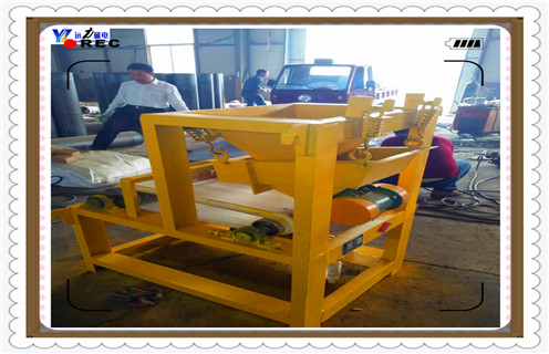 干式磁選機，廣西干式錳礦磁選機_推薦合適廠家皮帶及結(jié)構(gòu)價格，廣西干式錳礦磁選機 